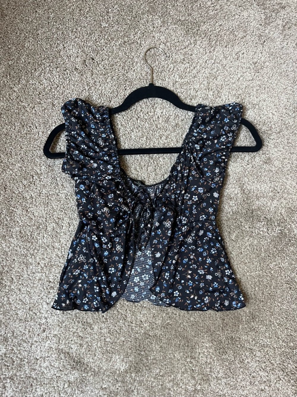 NWT Black Floral Tie-Front Short Sleeve Top